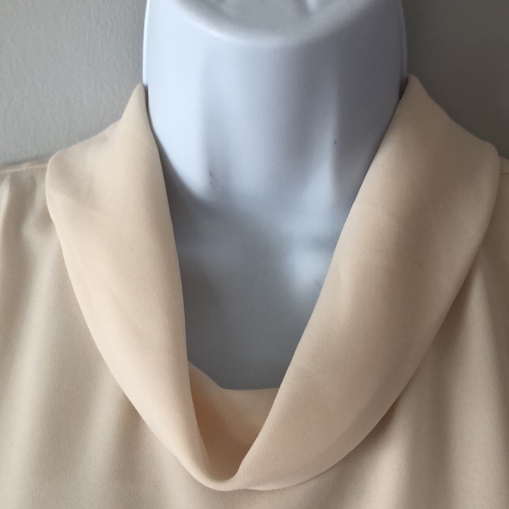 𝅺Monteau Cowl Neck Sleeveless Blouse Size M Flowy Neutral Cream Business Casual - Picture 5 of 11